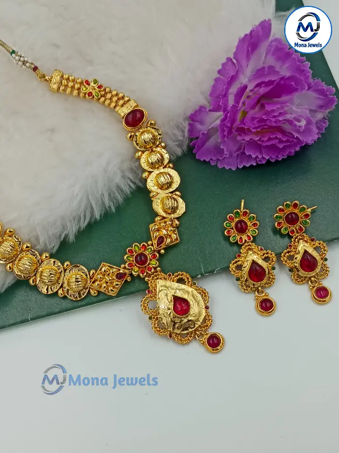 Gheru Necklace Set